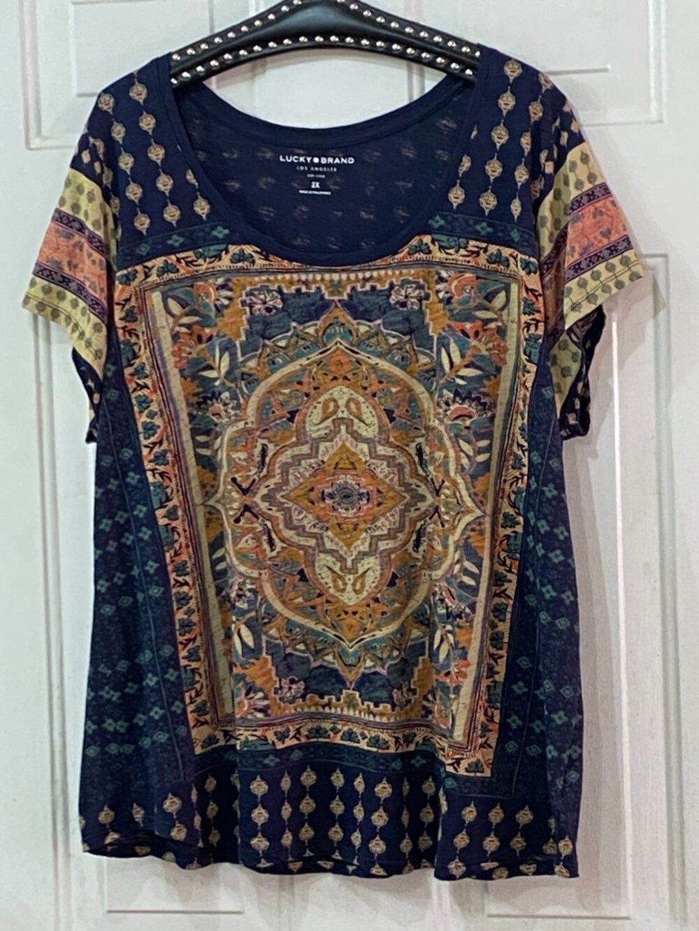 Lucky Brand Sz 2X Knit Top Tee Short Sleeve Navy/Multi Medallion